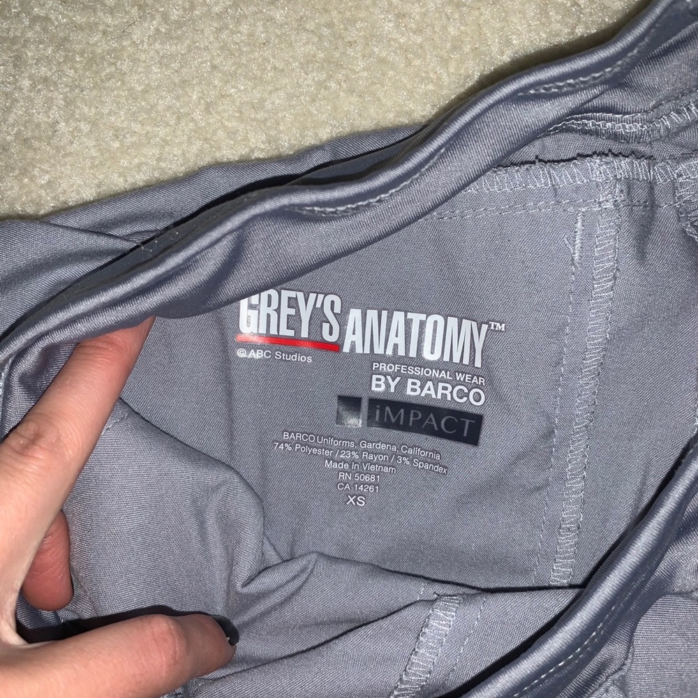 Greys anatomy impact scrubs - Picture 4 of 4